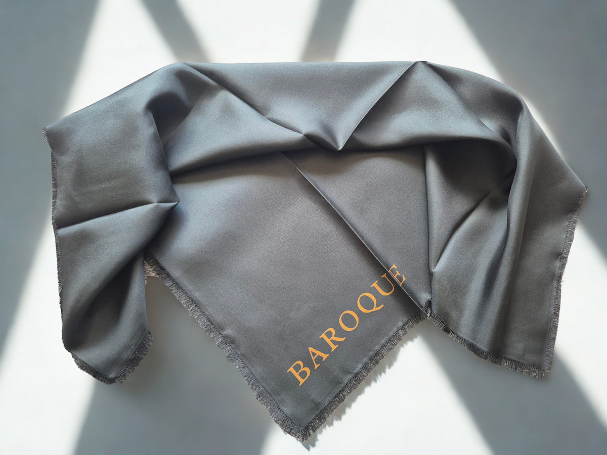 Baroque Plain Black - Fringe Edge