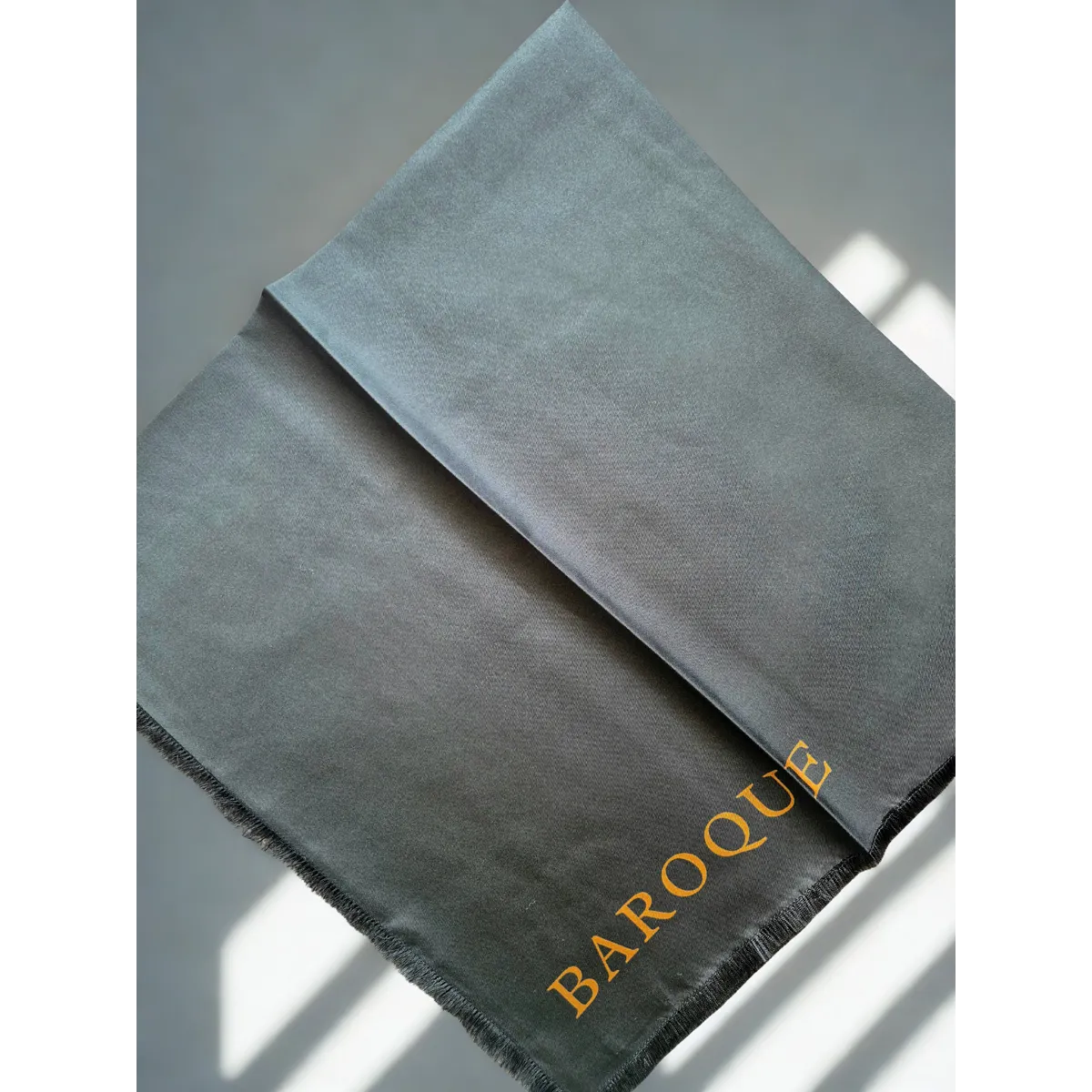 Baroque Plain Black - Fringe Edge